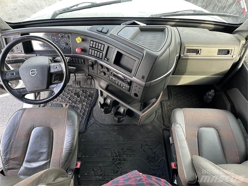 Volvo VNL760 Trekkers