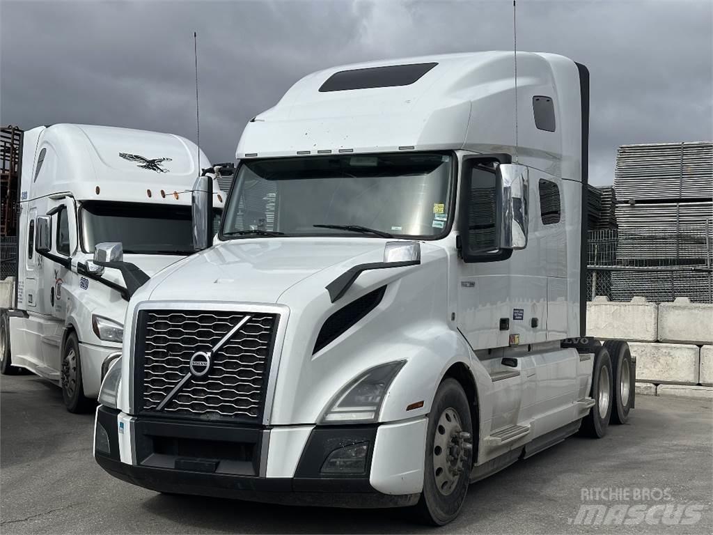 Volvo VNL760 Trekkers