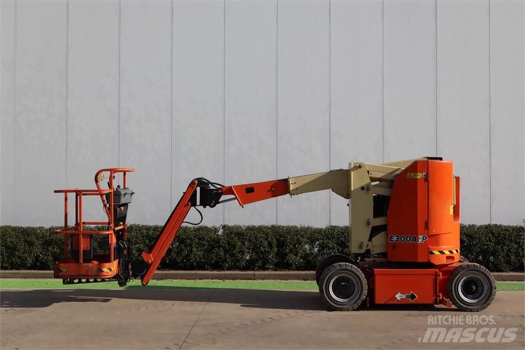 JLG E300AJP Knikarmhoogwerkers