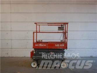 SkyJack SJ3219 Schaarhoogwerkers