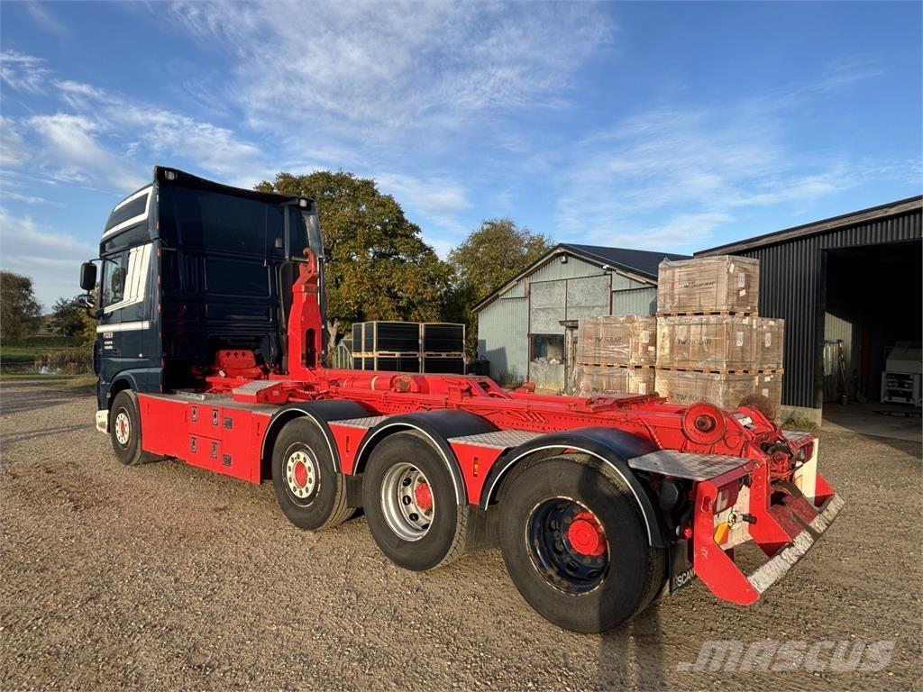DAF XF 510 FAK 8X2 Vrachtwagen met containersysteem