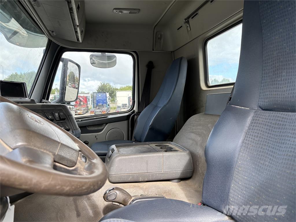 Volvo FM440 Containertrucks met kabelsysteem