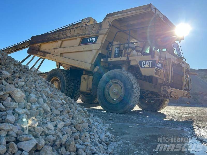 CAT 771D Starre dumptrucks