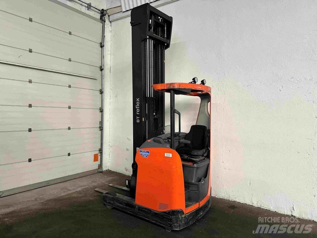 BT RRE 140 - TRIPLEX 9 m Reachtruck voor hoog niveau