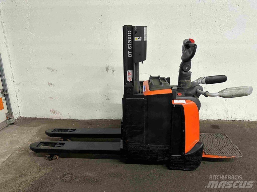 Toyota SPE 200 DN Stapelaar meeloop