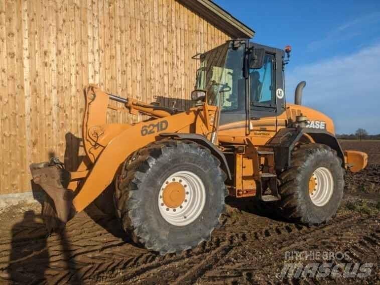 CASE 621D Wielladers