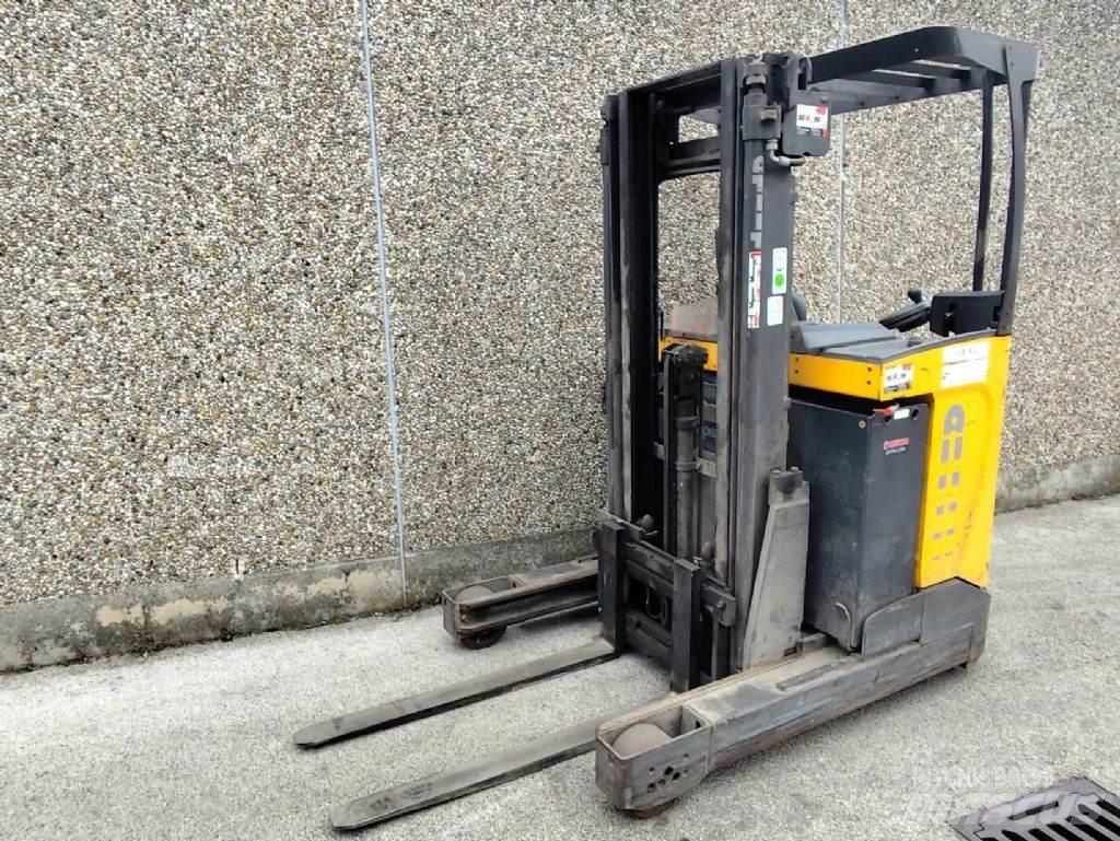 Atlet UMS160 Reachtruck voor hoog niveau