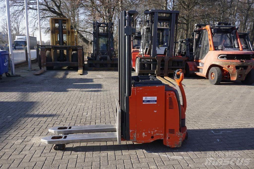 Linde D12 Stapelaar meeloop