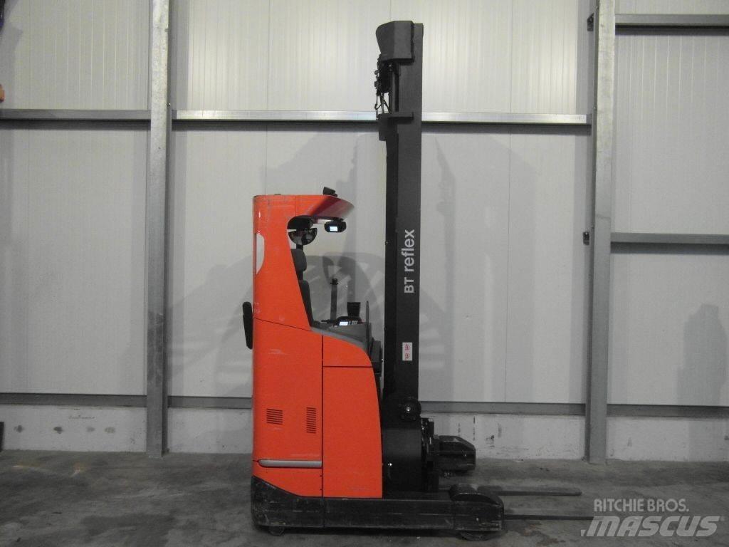 BT RRE140E Reachtruck voor hoog niveau