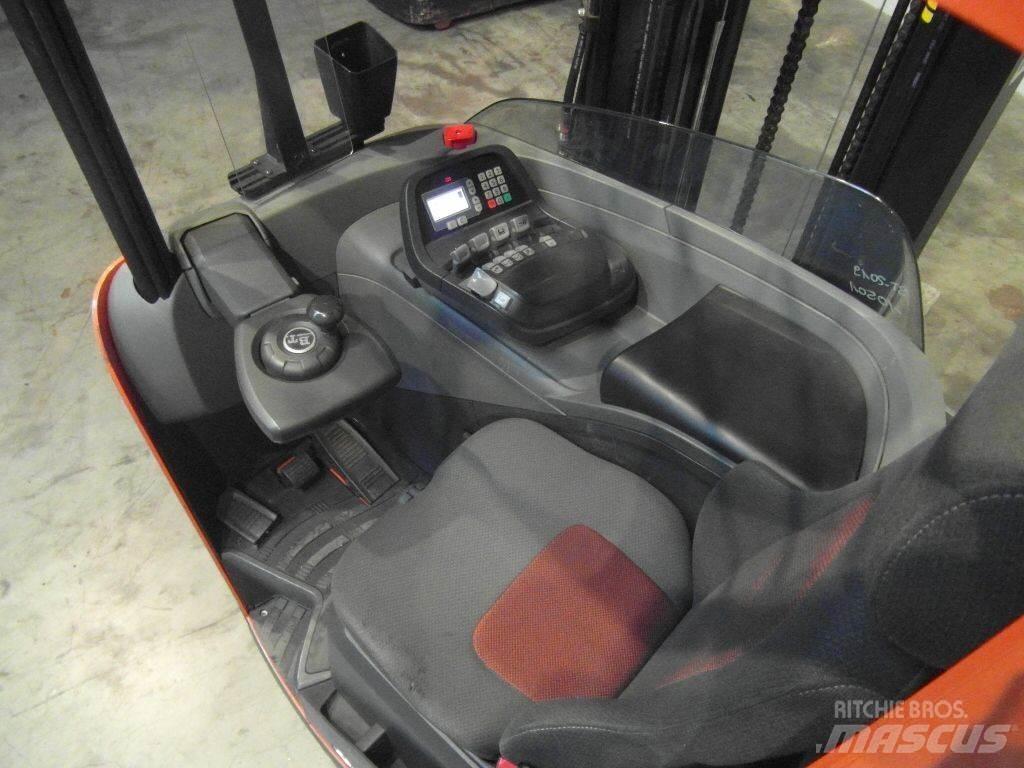 BT RRE140E Reachtruck voor hoog niveau