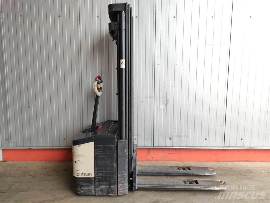 Crown WE2300-1.6-TT Stapelaar meeloop