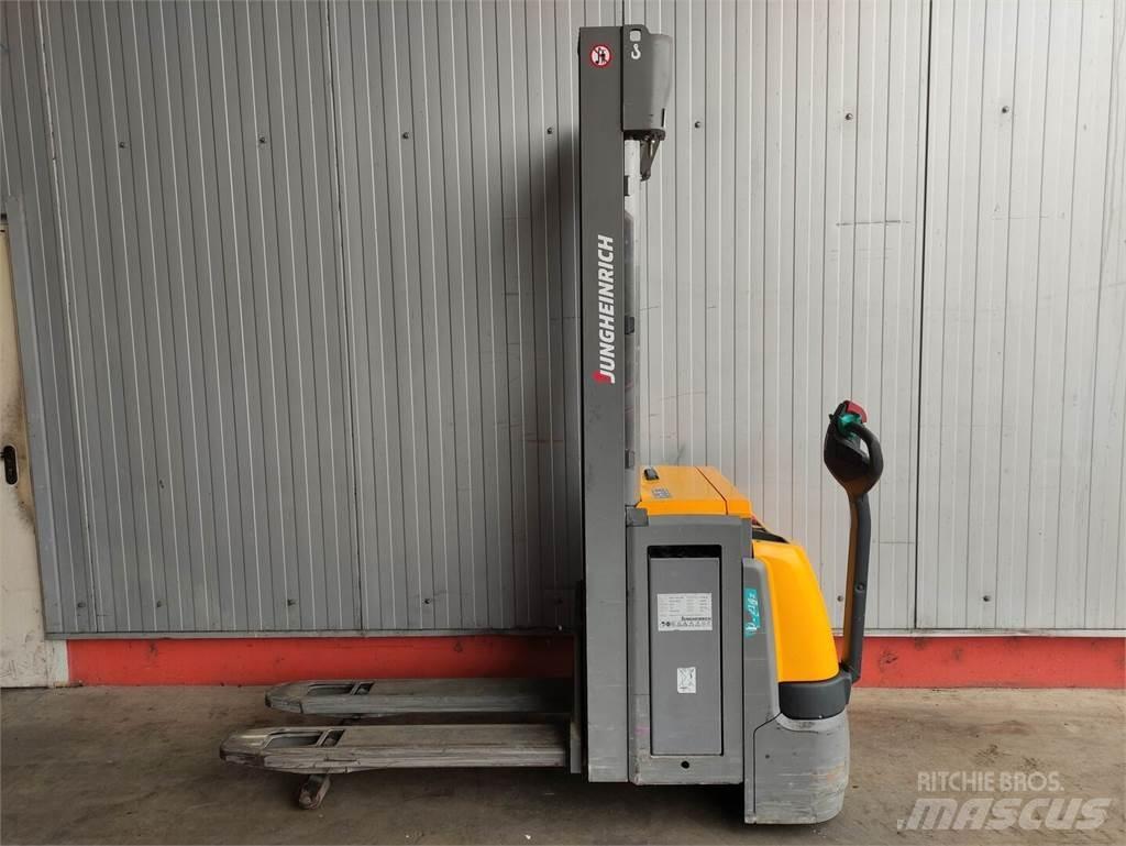 Jungheinrich EJC214Z Stapelaar meeloop