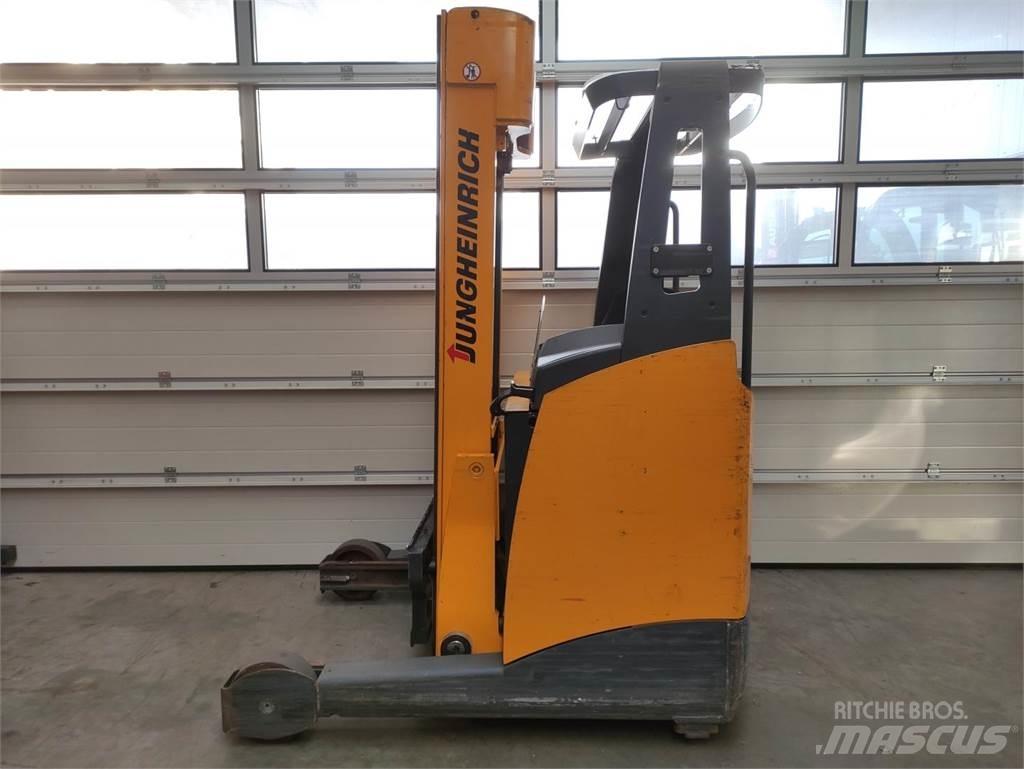 Jungheinrich ETV116 Reachtruck voor hoog niveau