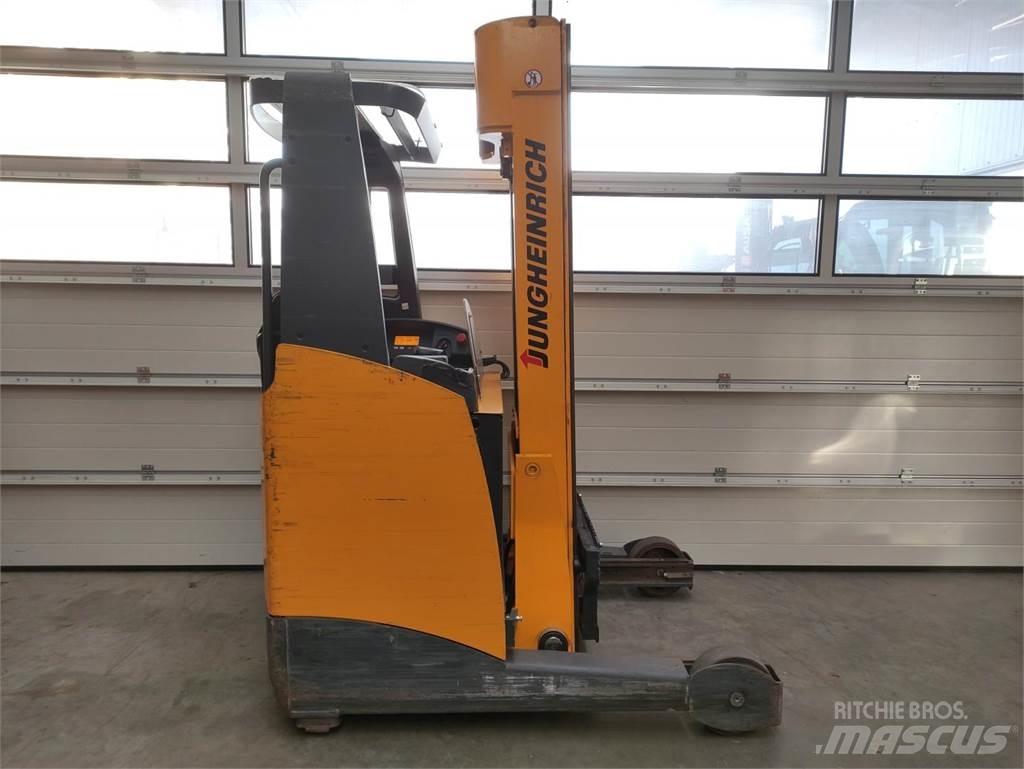Jungheinrich ETV116 Reachtruck voor hoog niveau