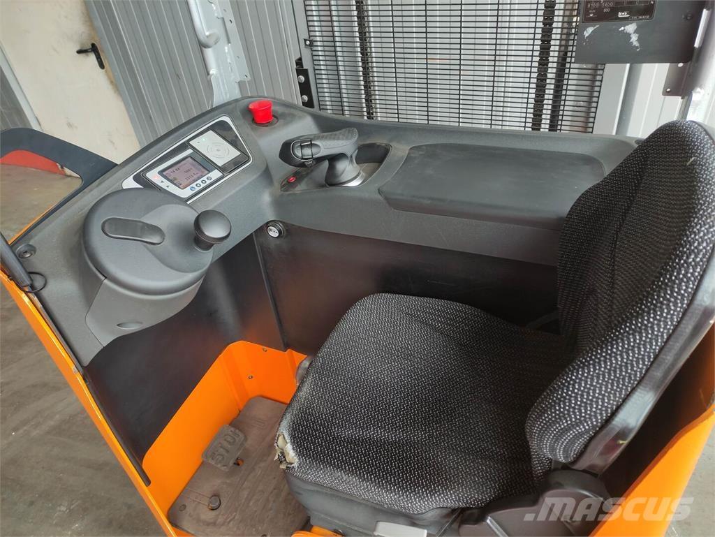 Still FXV 14 Stapelaar meeloop