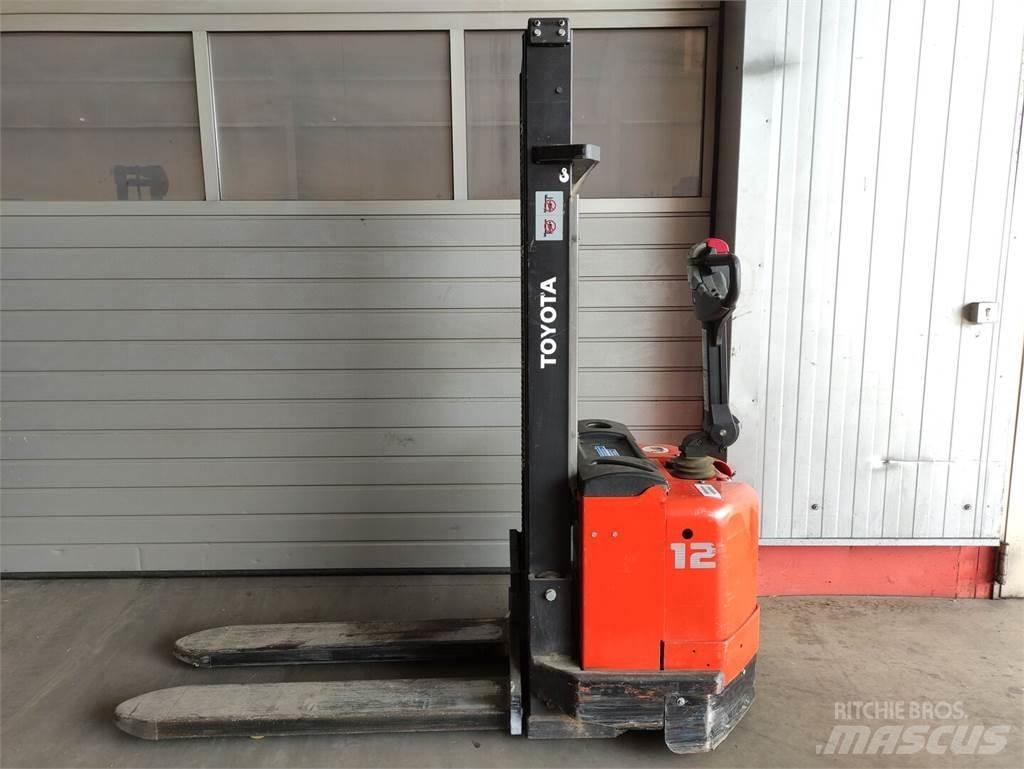 Toyota 7SM12 Stapelaar meeloop