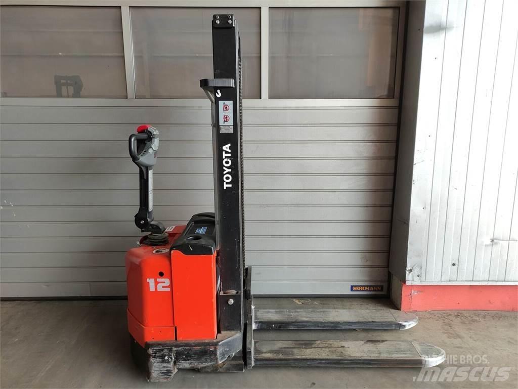 Toyota 7SM12 Stapelaar meeloop