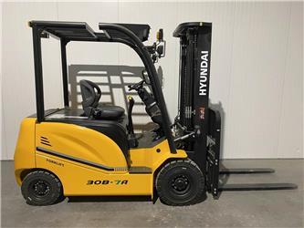 Hyundai 30B-7A