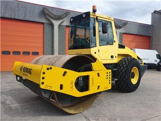 Bomag BW 211 D-4