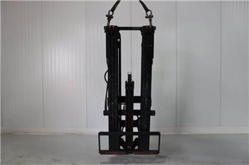 Caterpillar triplex mast