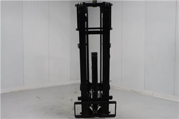 Caterpillar triplex mast