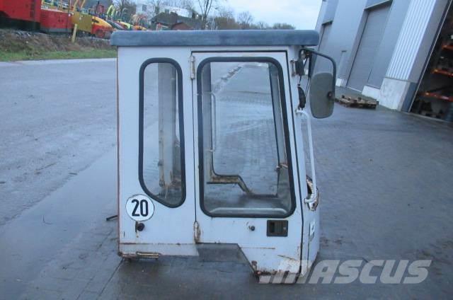 Kubota R 520 Cabine en interieur