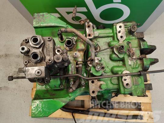 John Deere 6155 R hitch Chassis en ophanging