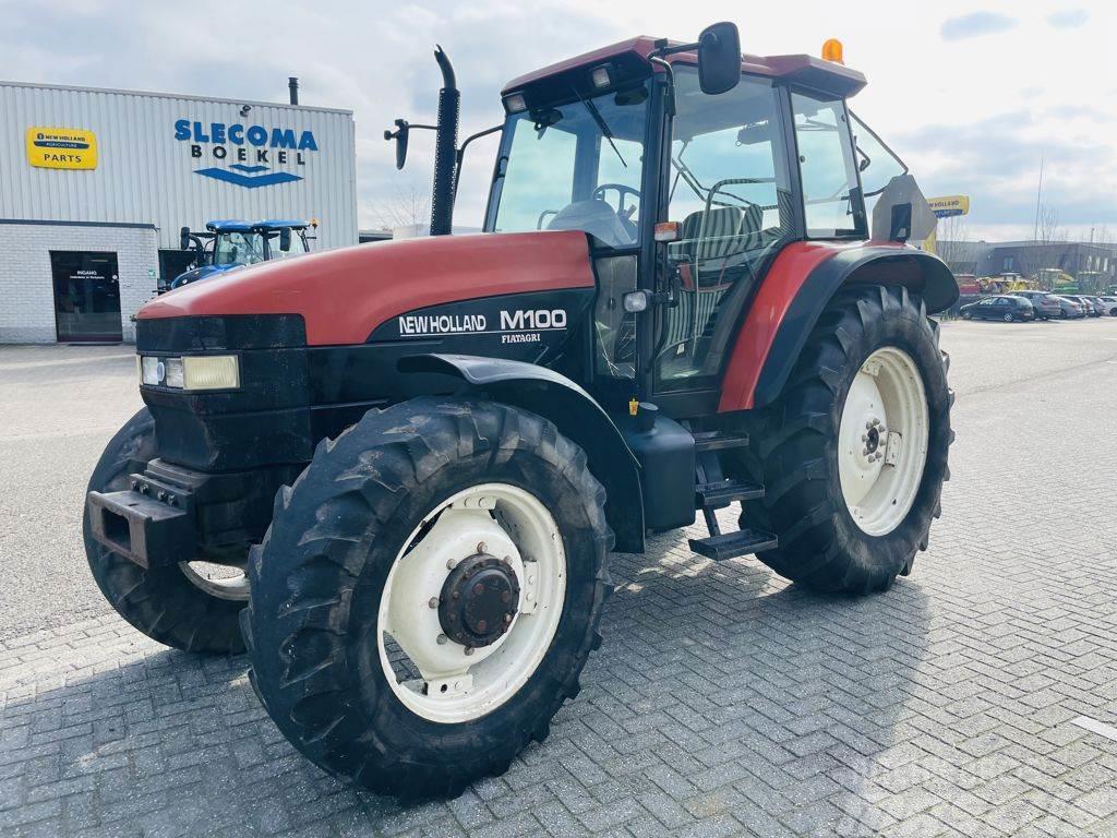 New Holland M100 Dual Command Tractoren