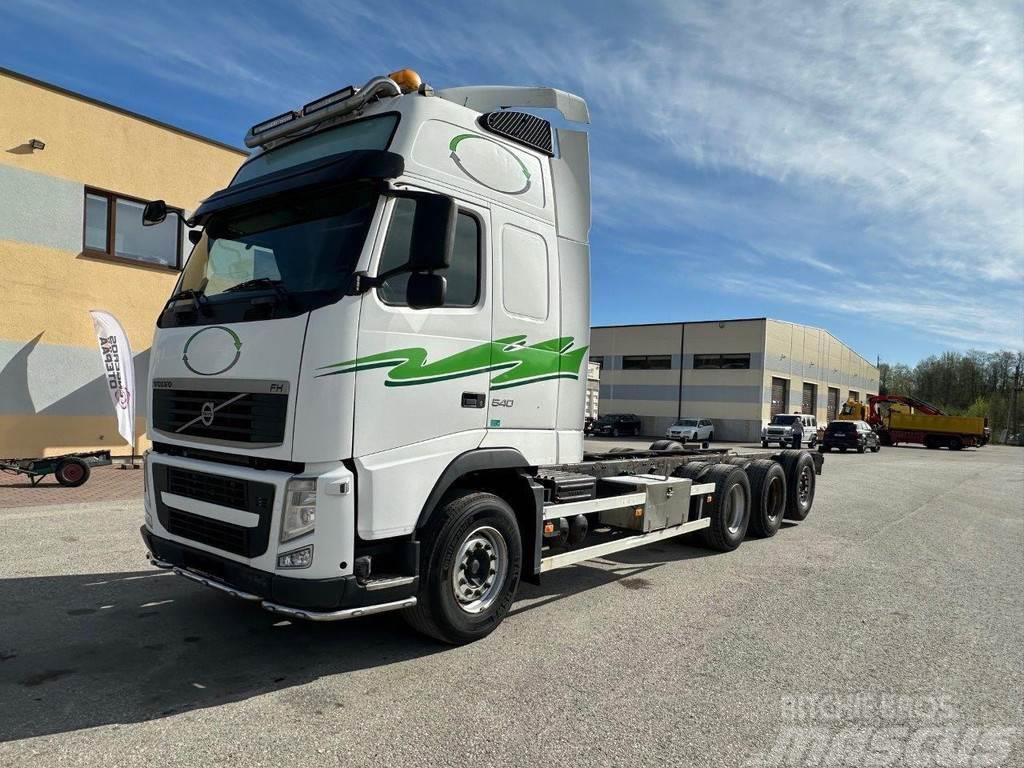 Volvo FH540 8x4*4 + VEB Chassis met cabine
