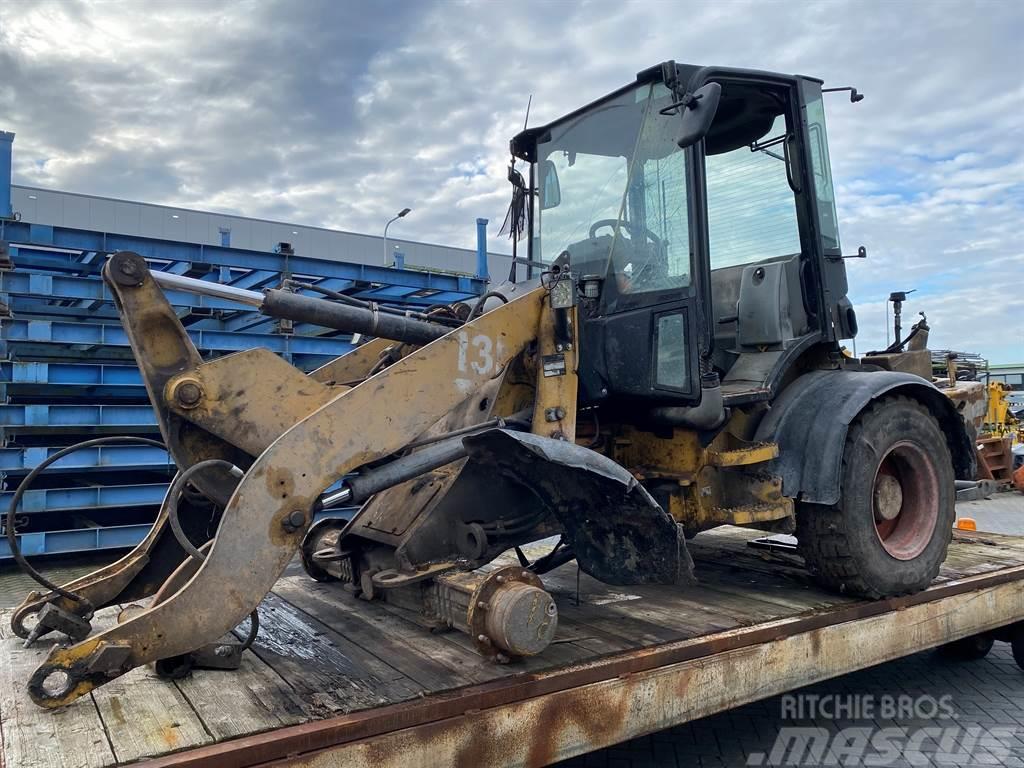 CAT 907 M -  (For parts) Wielladers