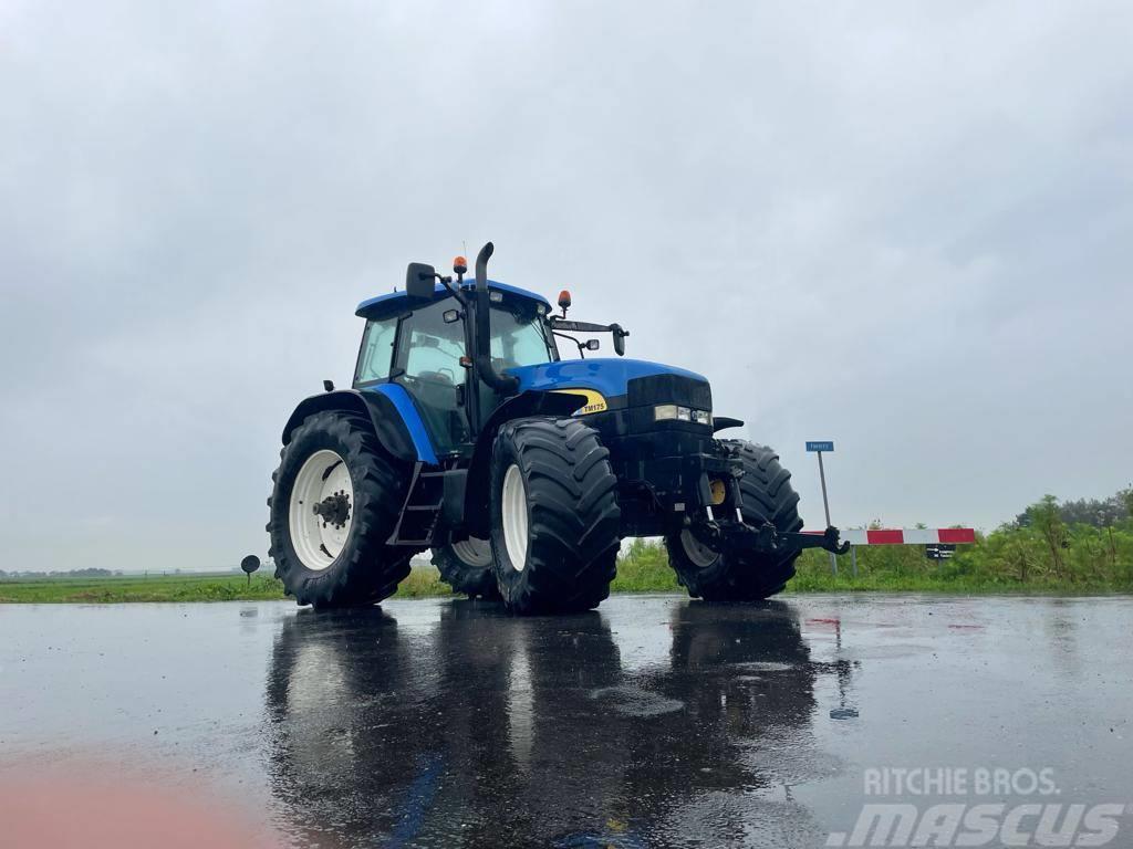 New Holland TM175 Frontlinkage and frontpto Tractoren