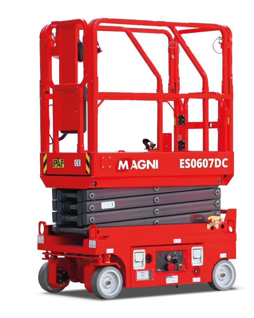Magni ES0607DC - 5,6m , 240 kg, 2WD, 2WS Schaarhoogwerkers