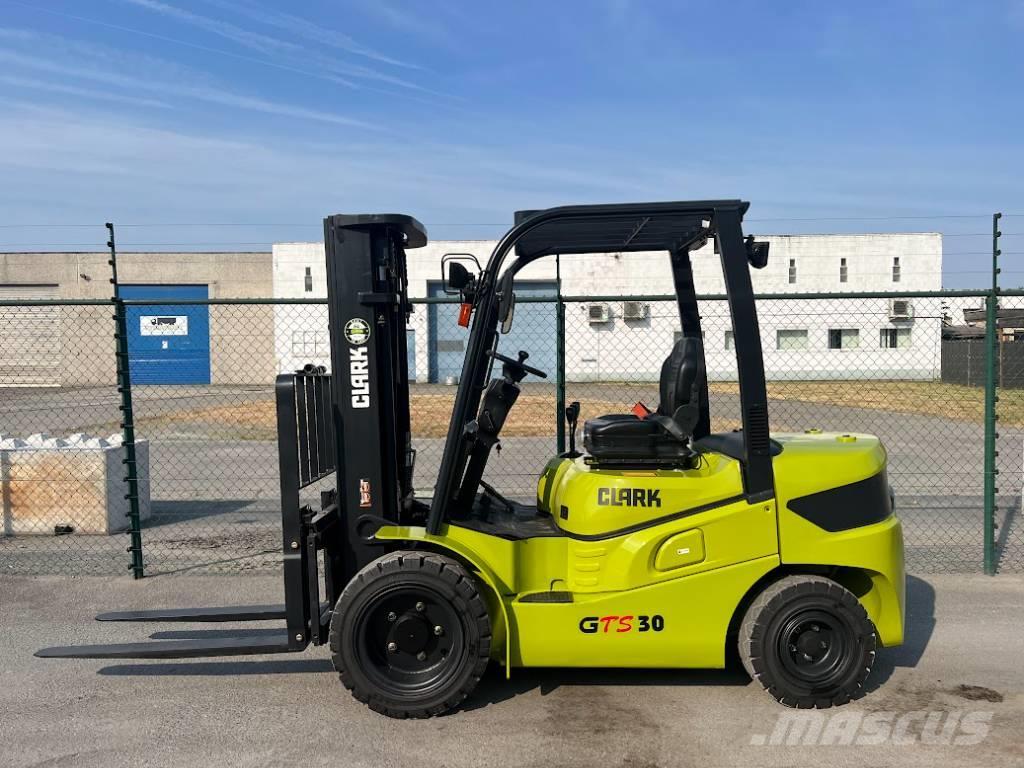 Clark GTS 30 Diesel heftrucks