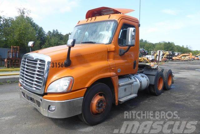 Freightliner CASCADIA 125 Chassis met cabine
