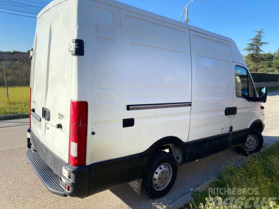Iveco Daily Family 10m3 35S12 Largo RS Panel vans