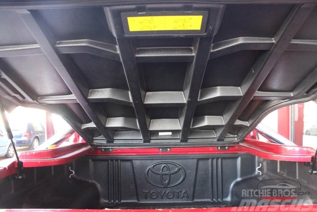 Toyota Hilux Cabina Doble VX Aut. Gesloten bedrijfswagens