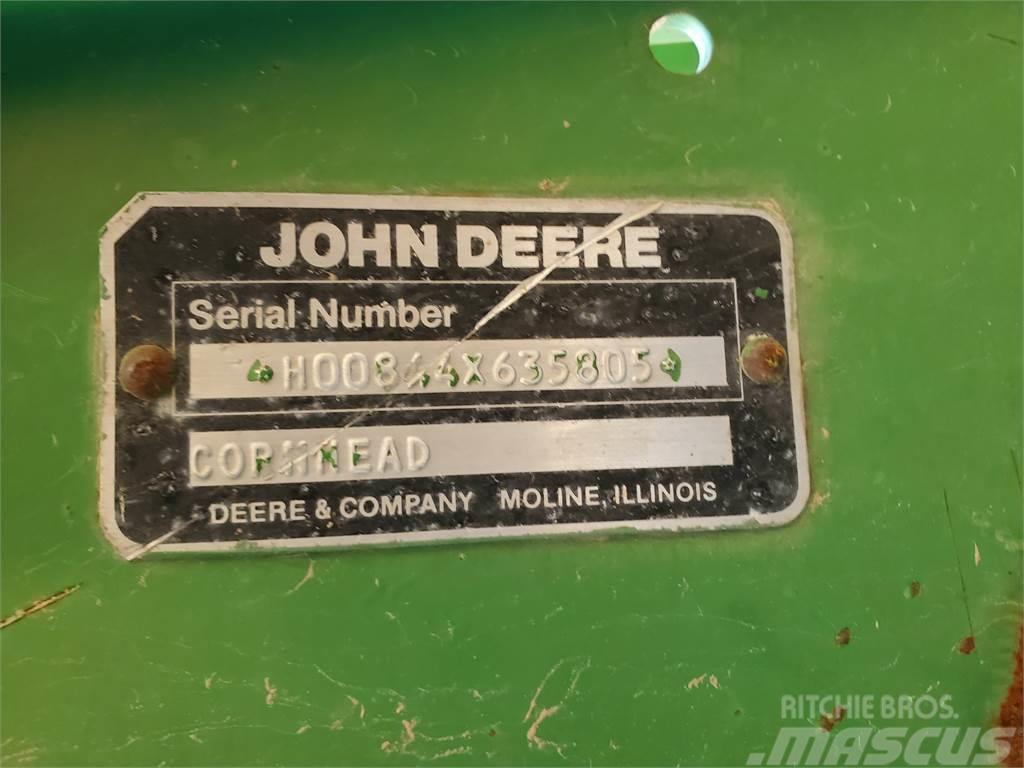 John Deere 844 Maaidorsmachines