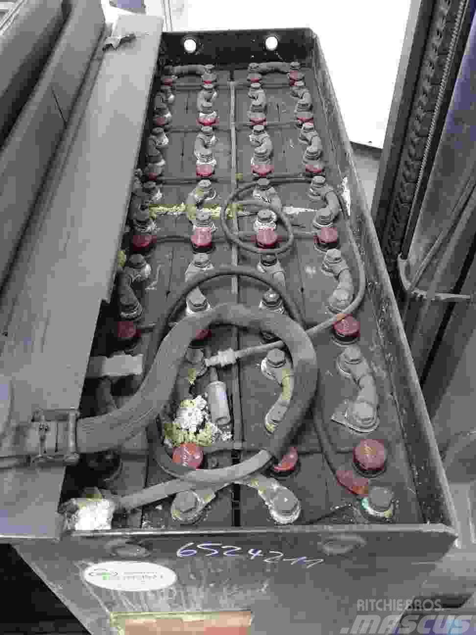 Linde R14HD-01 Reachtruck voor hoog niveau