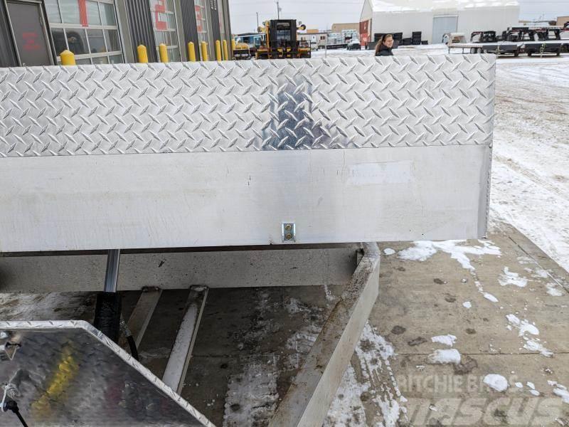  82 x 20' Aluminum Hydraulic Tilt Deck Trailer 82 x Oprijwagen