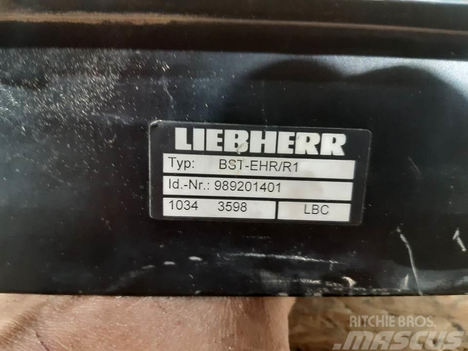 Liebherr R904 Cabine en interieur
