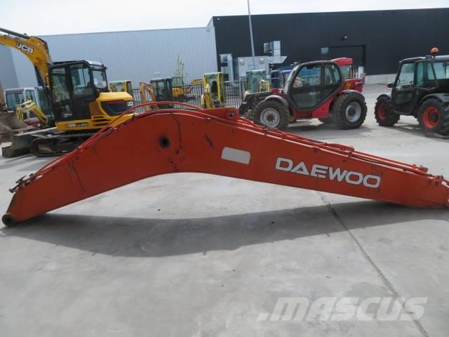 Daewoo DX 225 LC Chassis en ophanging