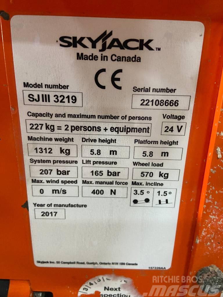 SkyJack SJ 3219 schaarhoogwerker 7,8m hoogwerker Schaarhoogwerkers