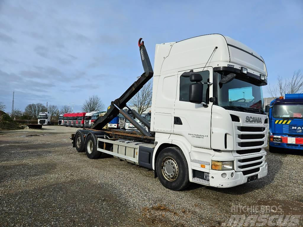 Scania R440 6x2/4 - Abrollkipper - with hook and retarder Vrachtwagen met containersysteem
