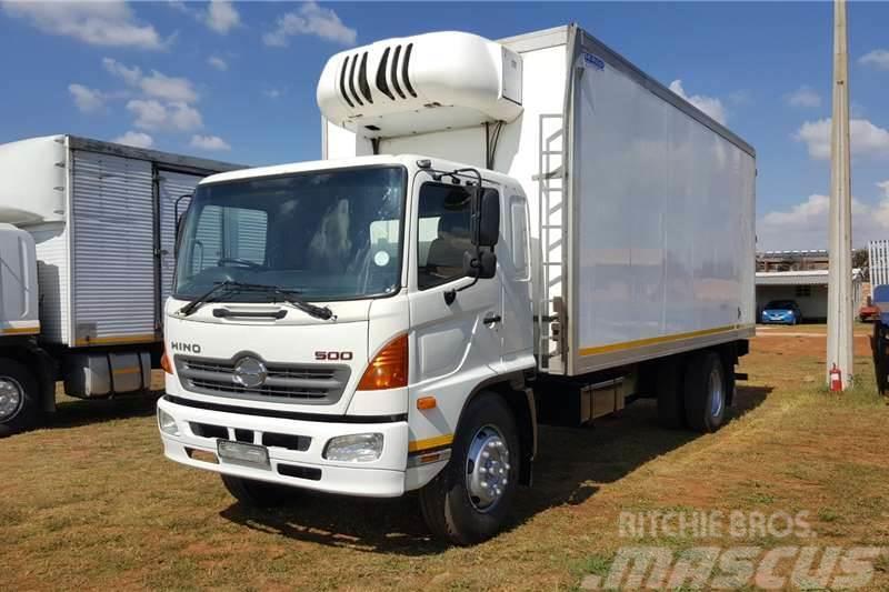 Hino 500, 1626, WITH INSULATED BODY MEAT RAIL BODY Anders