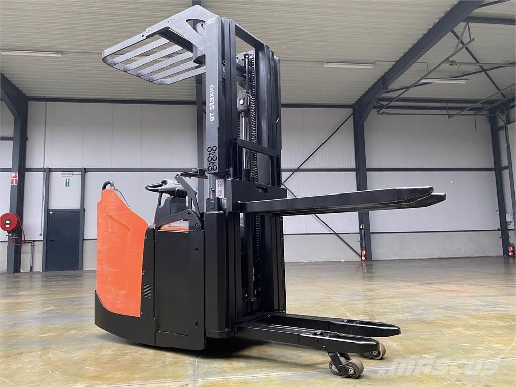Toyota BT SPE140L Zelfrijdende stapelaars