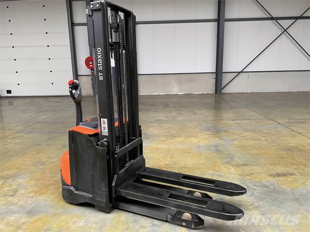 Toyota BT SWE100 Zelfrijdende stapelaars