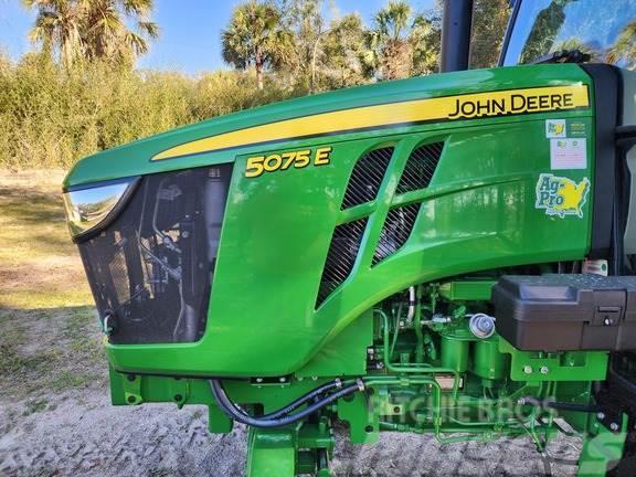 John Deere 5075E Tractoren