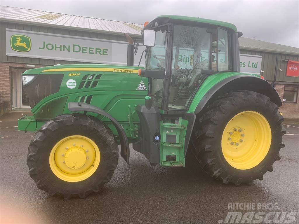 John Deere 6135M Tractoren