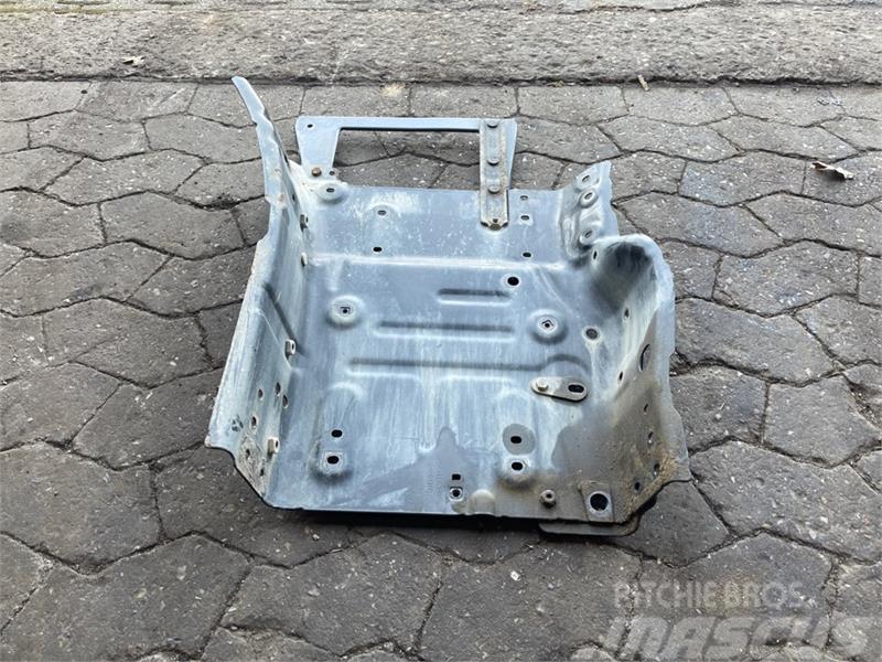 Scania  STEP WELL PLATE, RIGHT NGS 2554008 Overige componenten