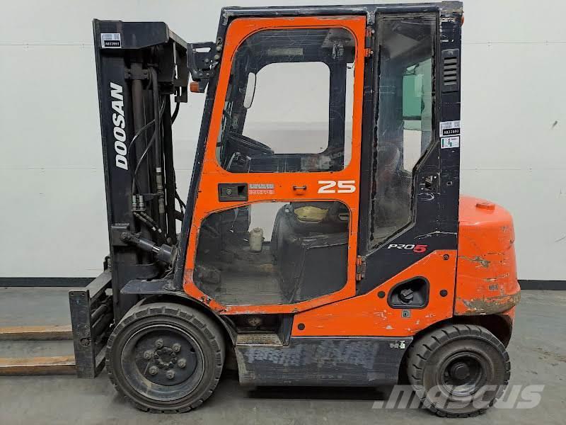 Doosan D25S-5 Diesel heftrucks